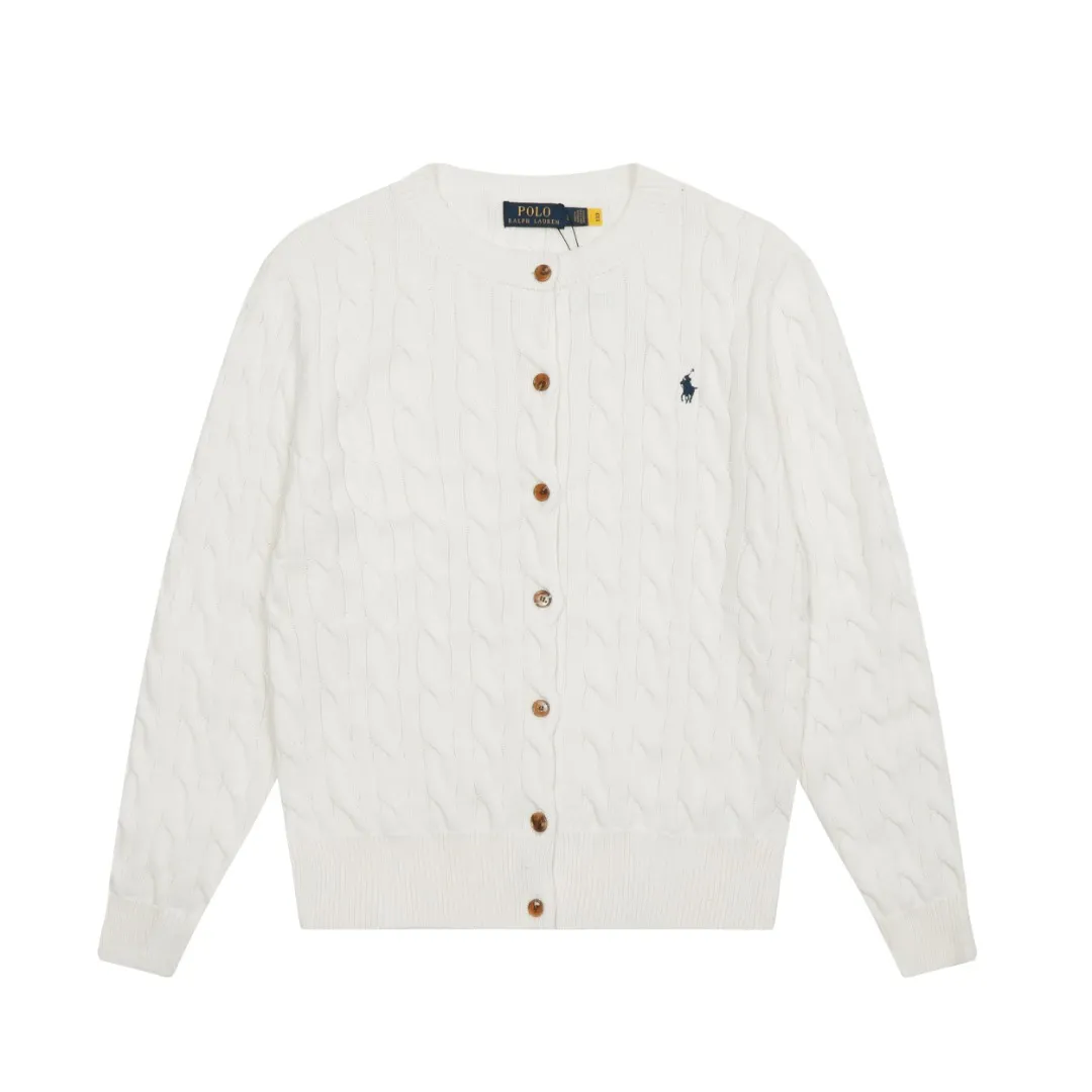 🅿️230 "Top quality" Style number: DS006# [Ralph Lauren round neck solid color pony embroidered logo twist knitted cardigan] ✅Ralph Lauren classic basic versatile knitted cardigan jacket for all seasons ✅Main supplier platform live broadcast Wholesale entity Replacement if out of stock No removal from shelves ✅ZP quality 1:1 version Scan code to enter the GF website Counter quality ✅Detailed quality The only one in Guangzhou Imported quality cotton yarn Focusing on high-end, cost-effective, and good quality. Needless to say, the version is restored to the original version. The maximum size can be worn up to 160 pounds. Loose, comfortable and stress-free. ✅The upper body is simple and easy to match. A must-have for goddess ootd. Good-looking clothes are never picky. A must-have in the goddess’ wardrobe. Size: S-XL. Color: Black, navy, off-white, gray, light blue, light pink, colorful blue, khaki, bright yellow, purple, Chinese red, turquoise green.